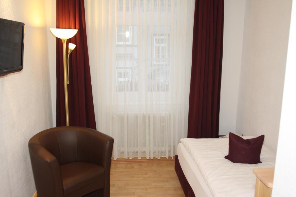 Hotel Die Tanne Goslar Kamer foto