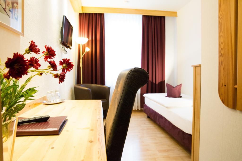 Hotel Die Tanne Goslar Buitenkant foto
